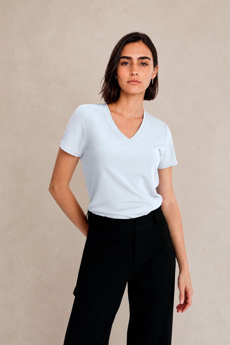 Camiseta cuella pico blanca mujer