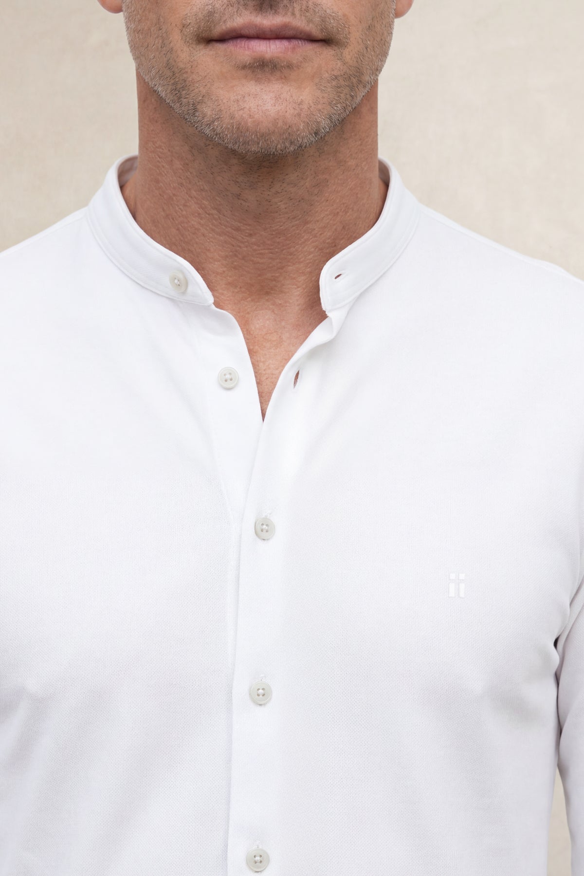 Men's white regular fit mandarin collar casual shirt