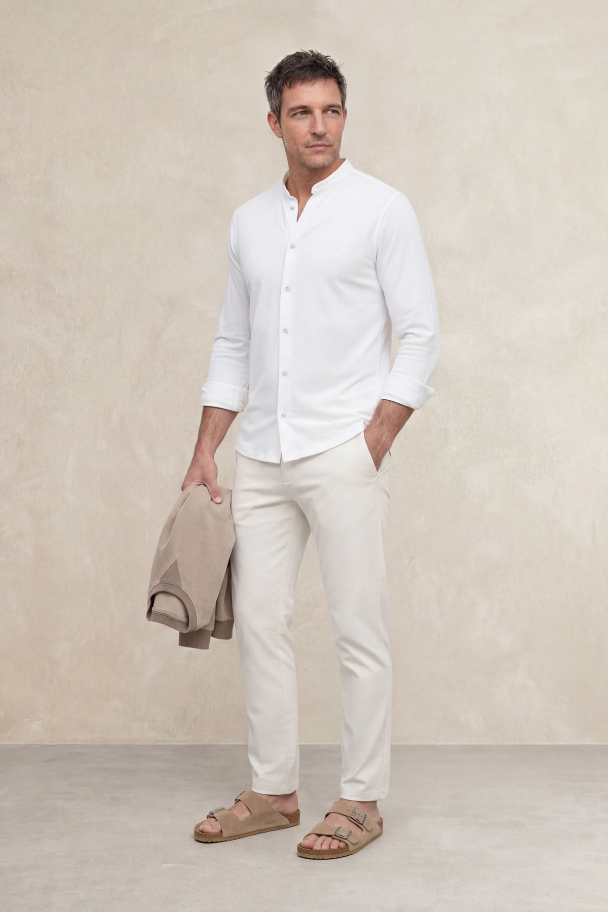 Men's white regular fit mandarin collar casual shirt