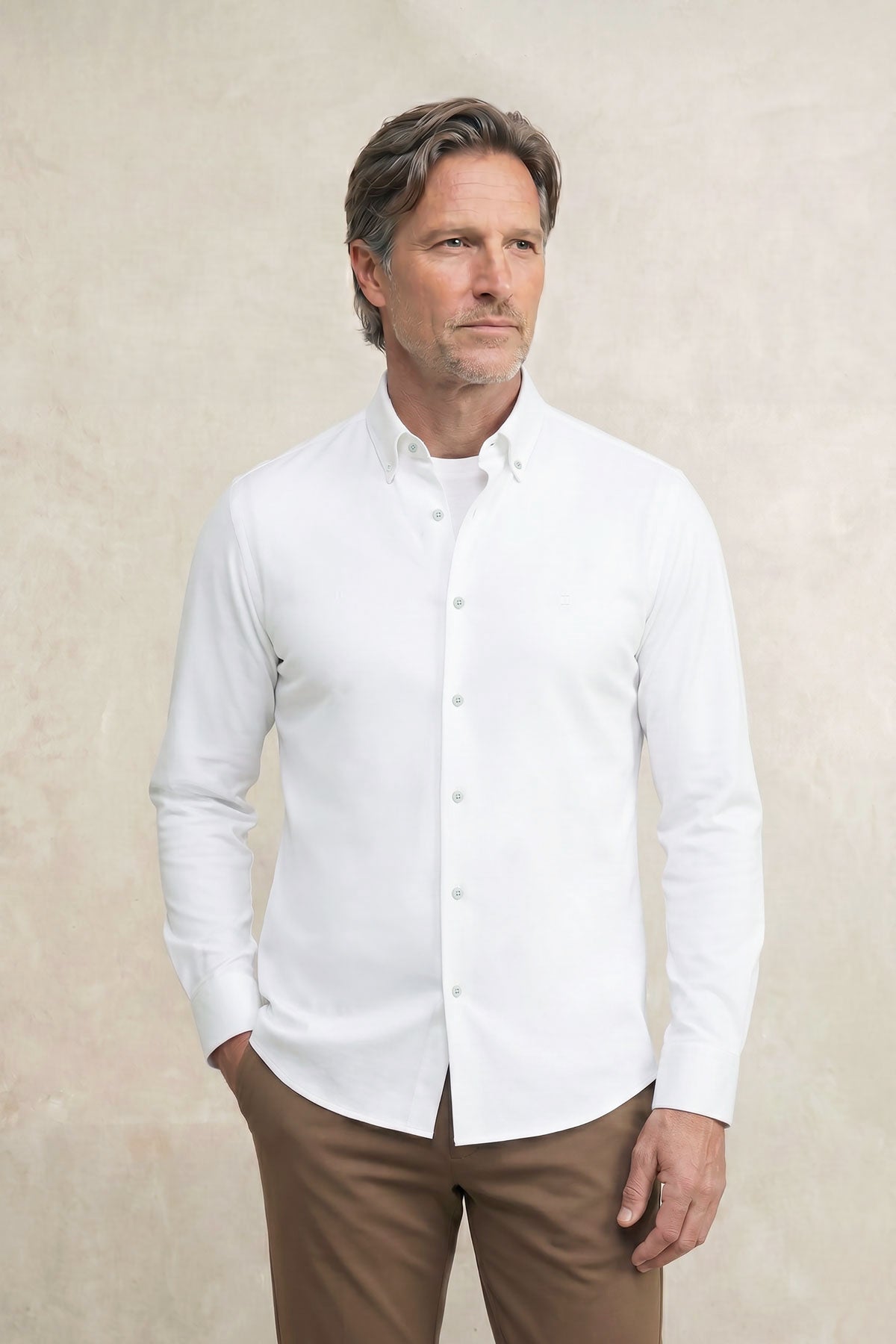Men's casual white regular logo shirt