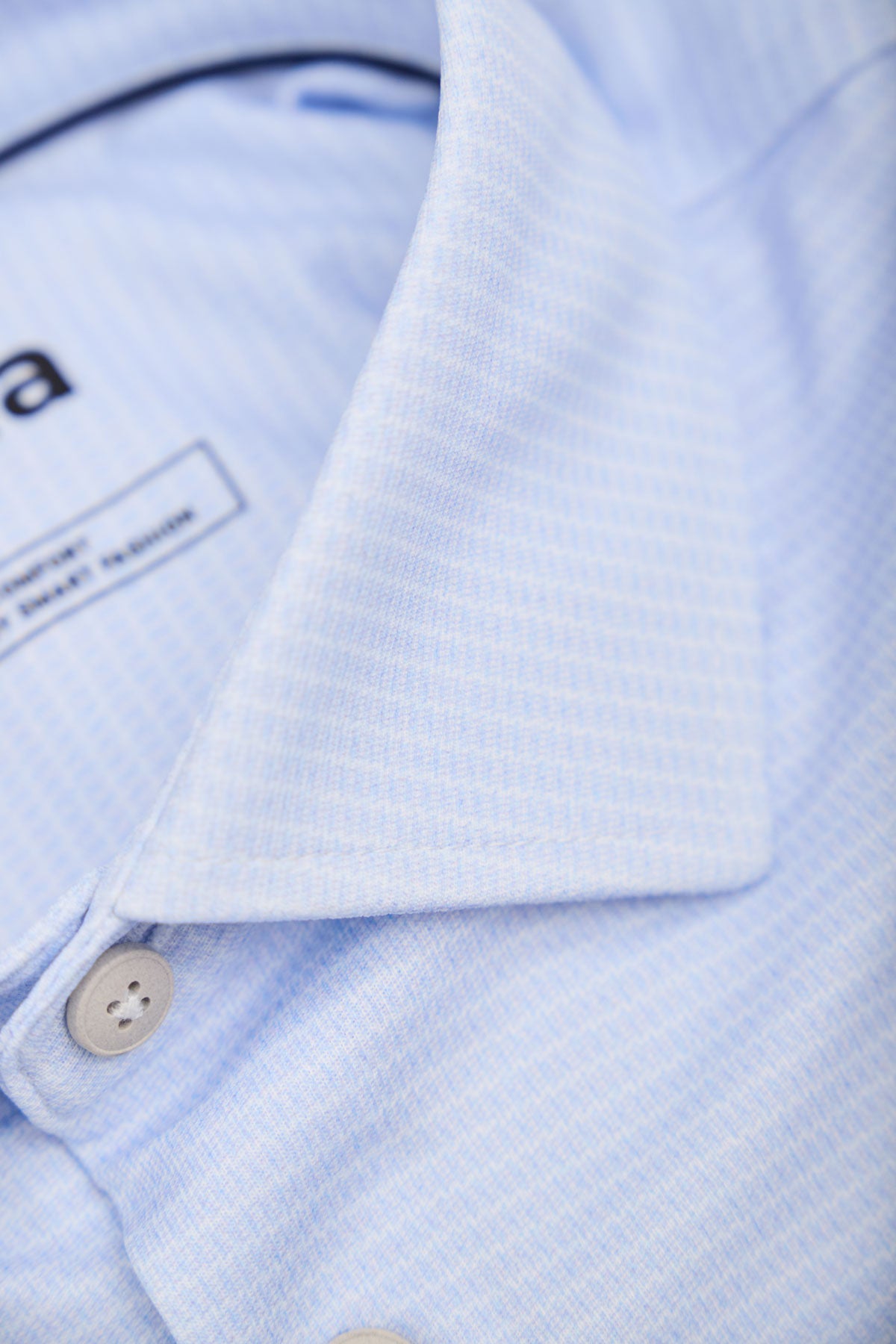 Camisa de vestir hombre estampado mosaico azul celeste regular detalle cuello 