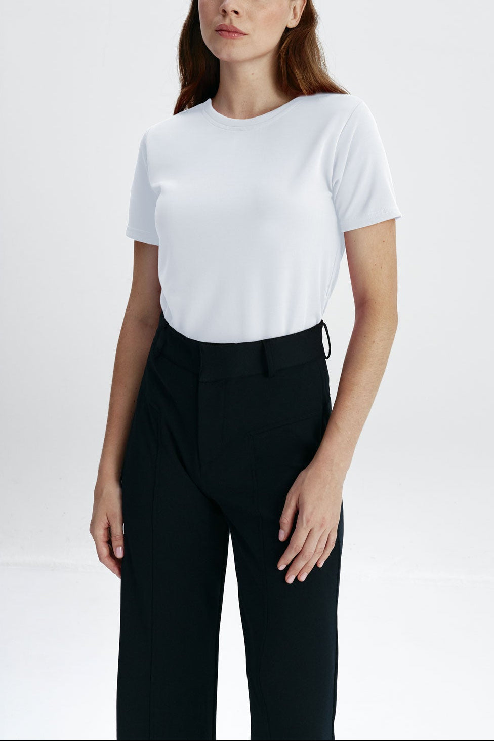 Camisa casual blanca: Camisa casual regular fit blanca para mujer. Antiarrugas y antimanchas.