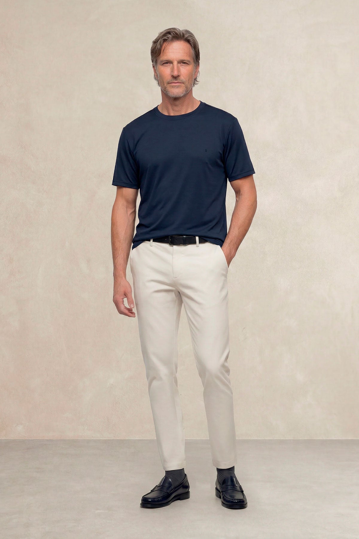 Men's round neck navy blue Soft T-shirt
