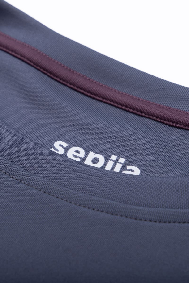 camiseta cuello redondo azul soft detalle 