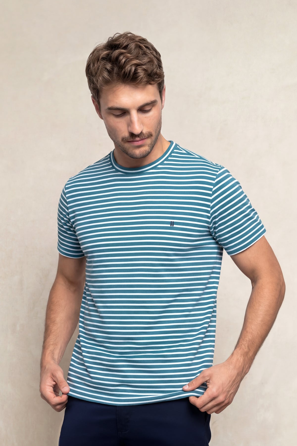 Men's round neck t-shirt with storm blue striped print Soft
