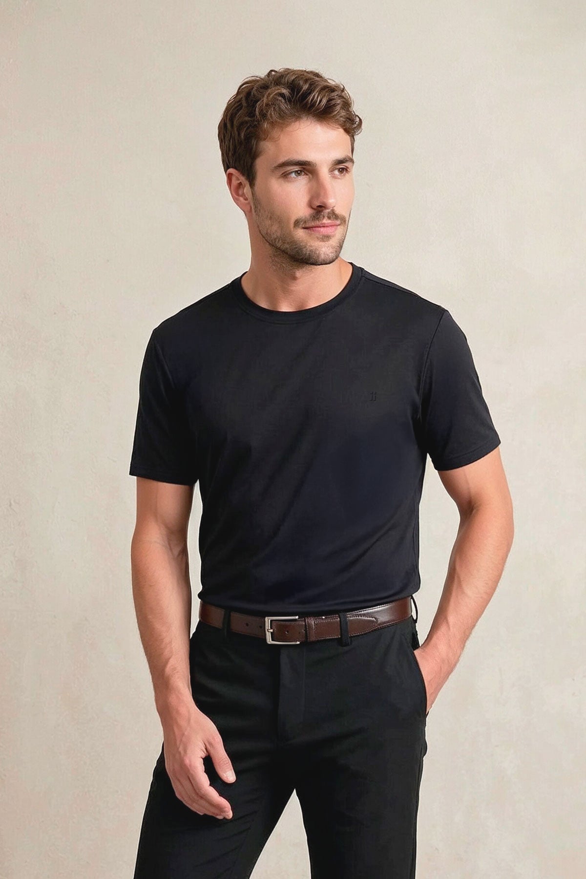 Camiseta hombre cuello redondo negro Soft light