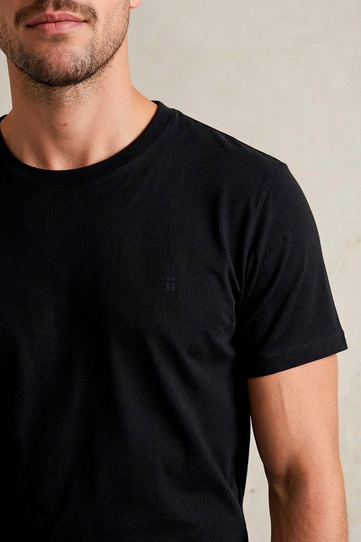Camiseta hombre cuello redondo negro Soft light