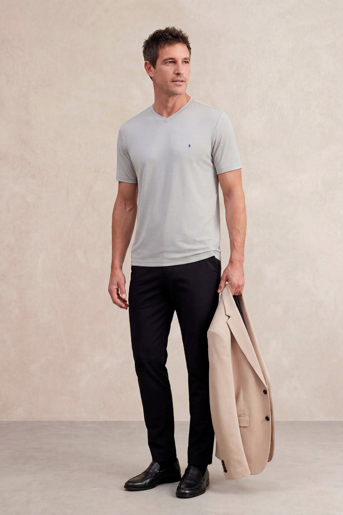 Camiseta hombre cuello v gris Soft