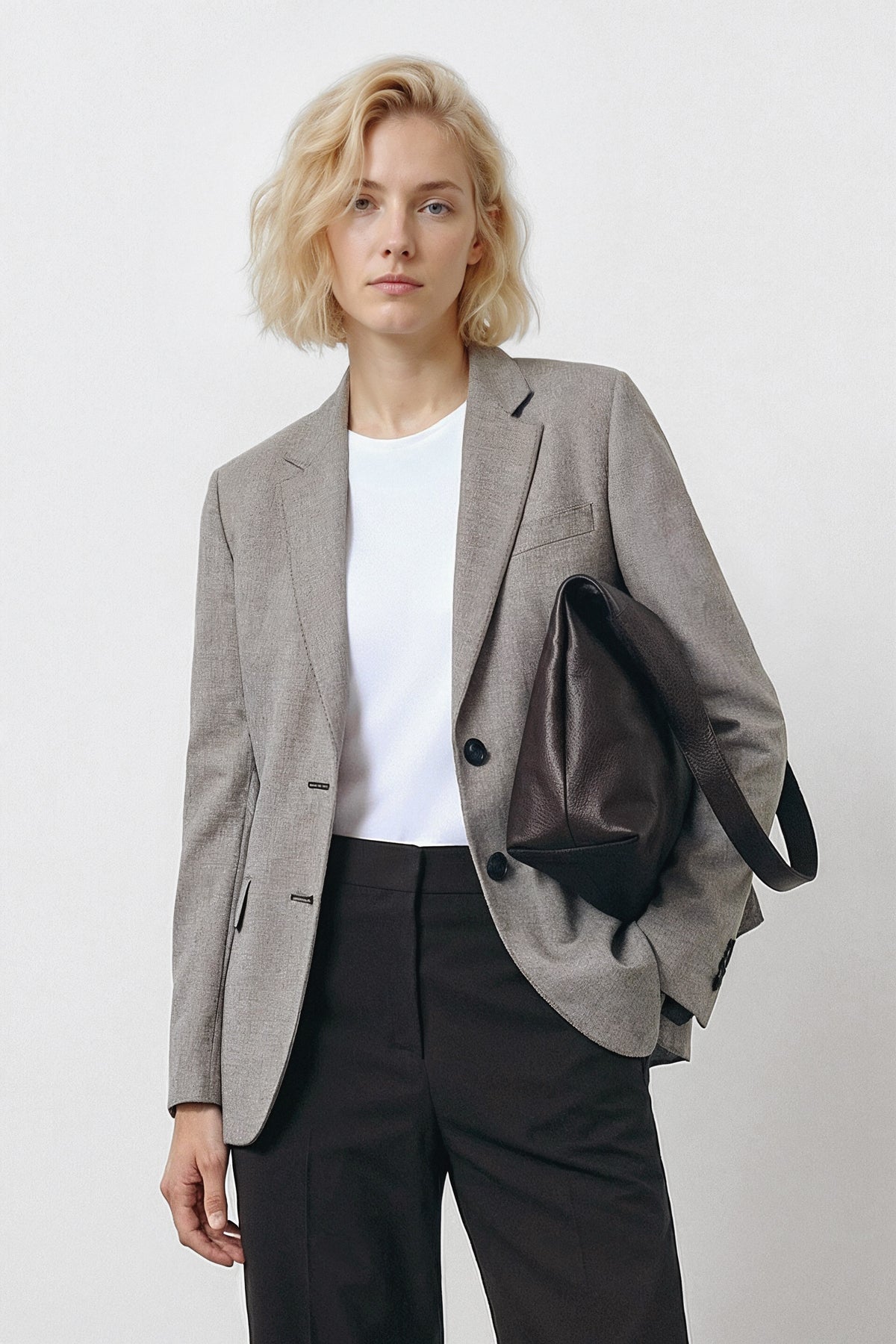 Americana mujer gris plano frontal. 