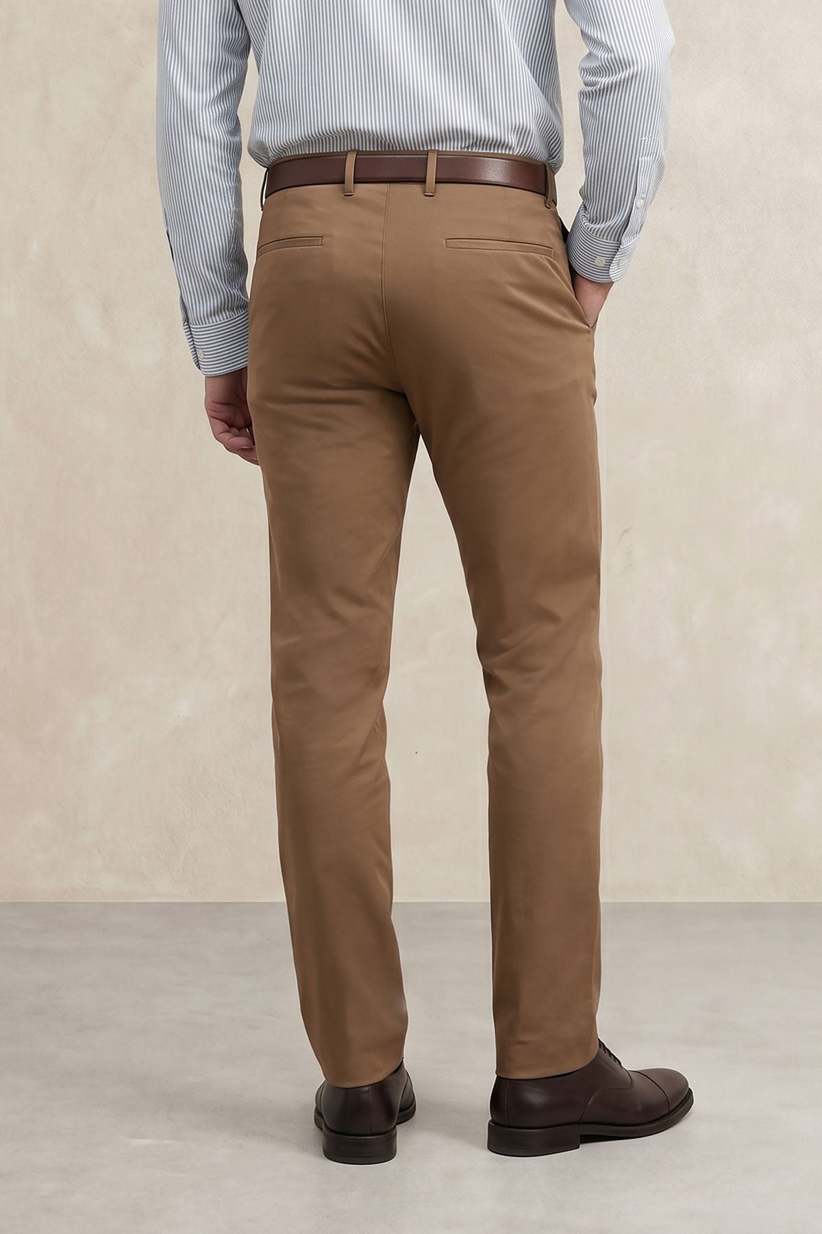 Calça chino homem Nova slim castanho