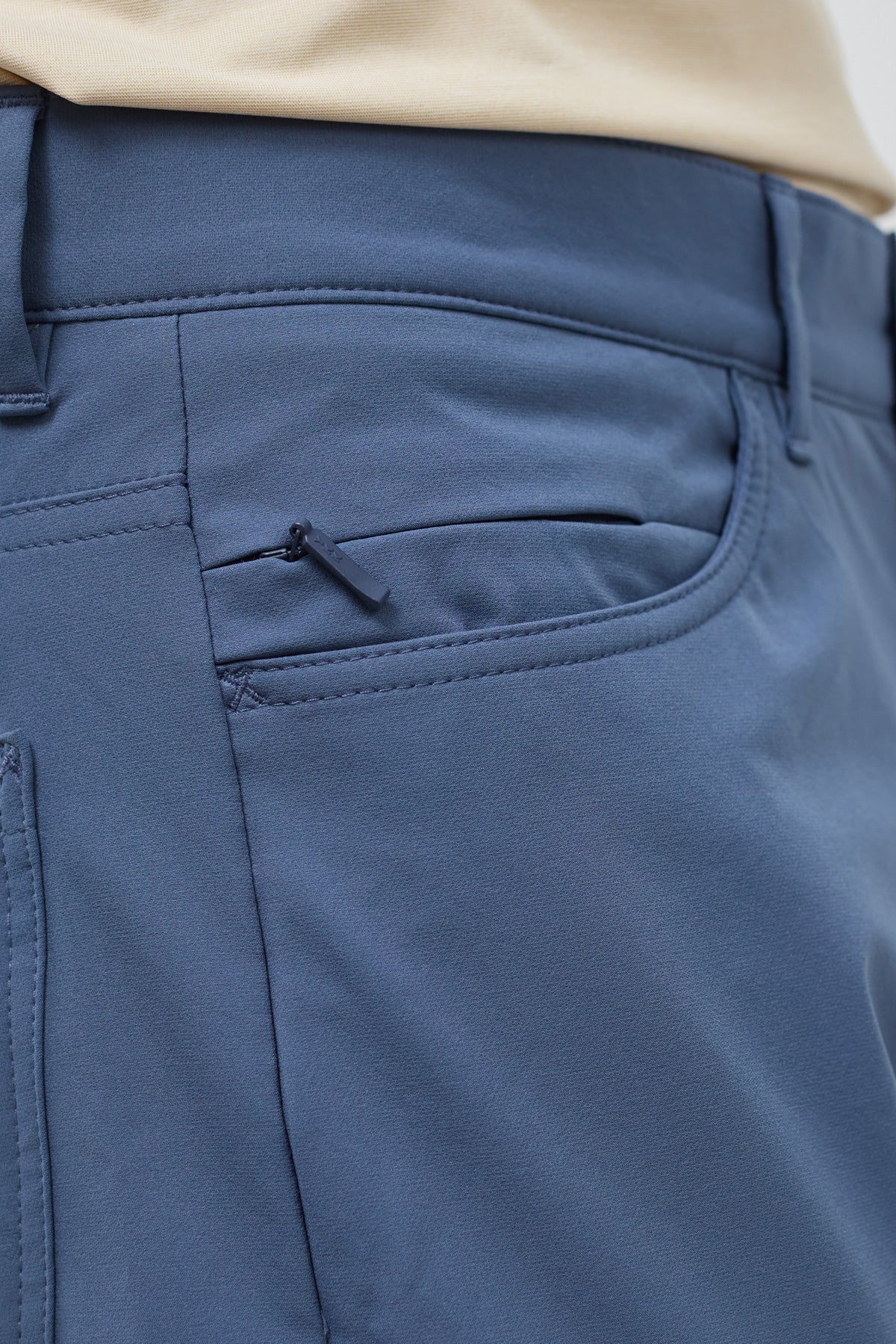 Pantalon hombre 6 bolsillos azul vintage detalle