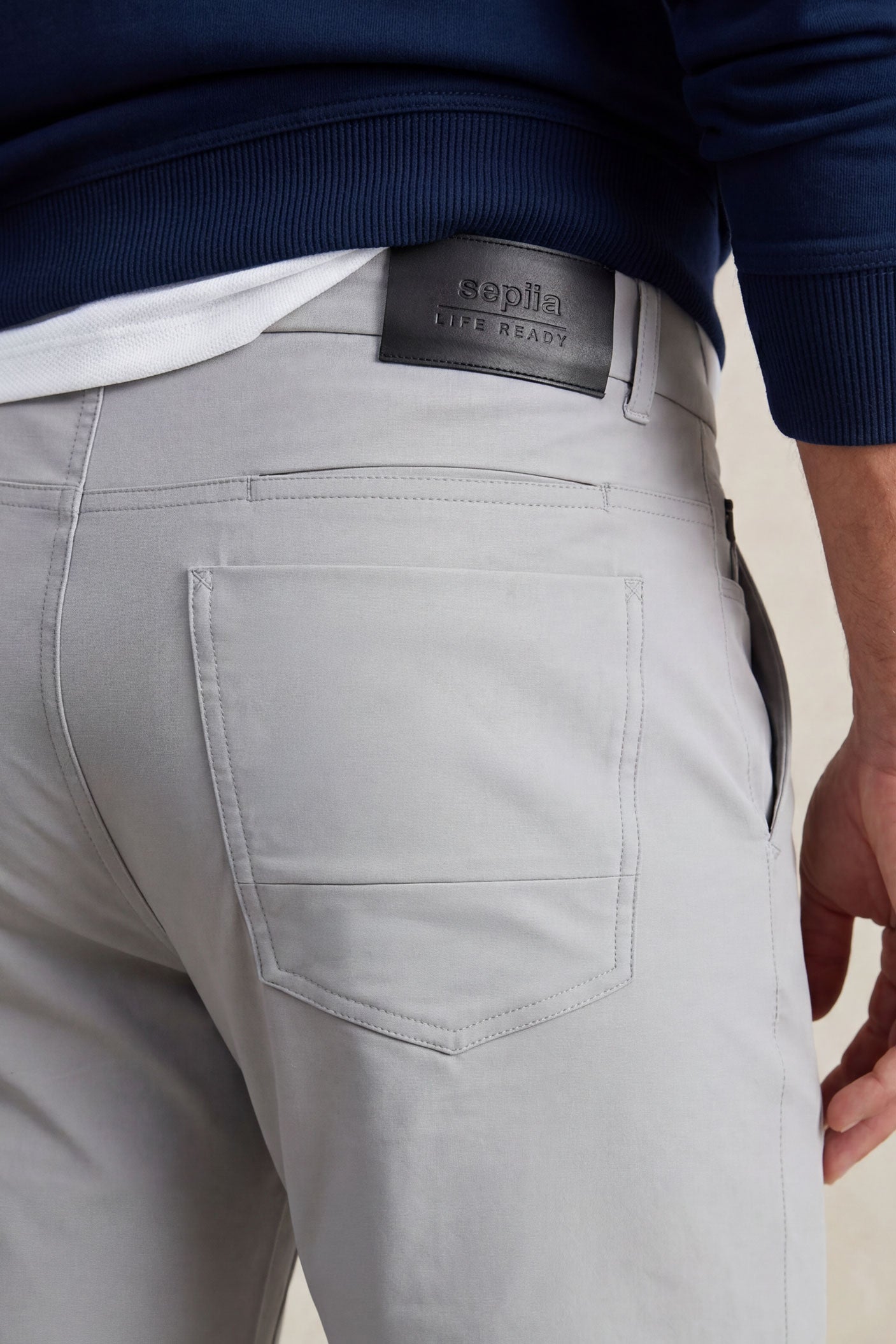 Calça de homem com 5 bolsos cinza Nova